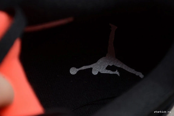 4 CT8527-016 Retro Red Thunder Jordan CT8527-016 Air 0727